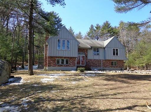 1st image of 215 Wolomolopoag St