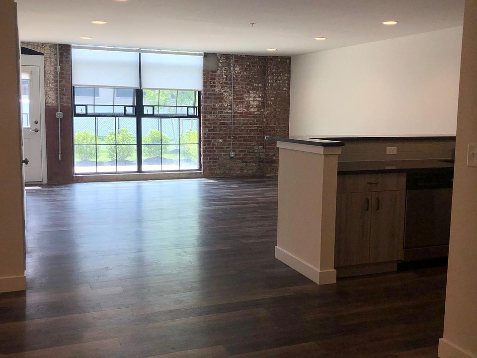 Spacious entrance