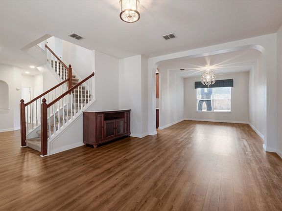 4th image of 17011 Ellington Way