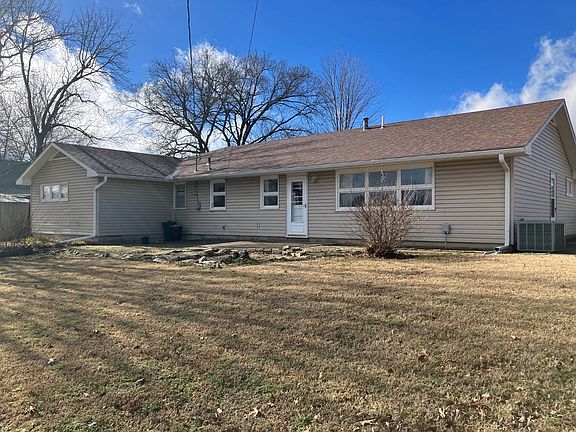 3rd image of 602 S Larson Ave