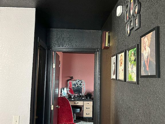 5th image of 1115 E 7th St