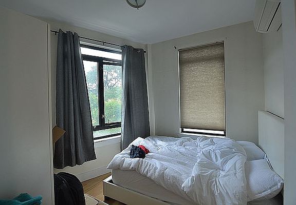 2nd image of 427 Manhattan Ave #2A