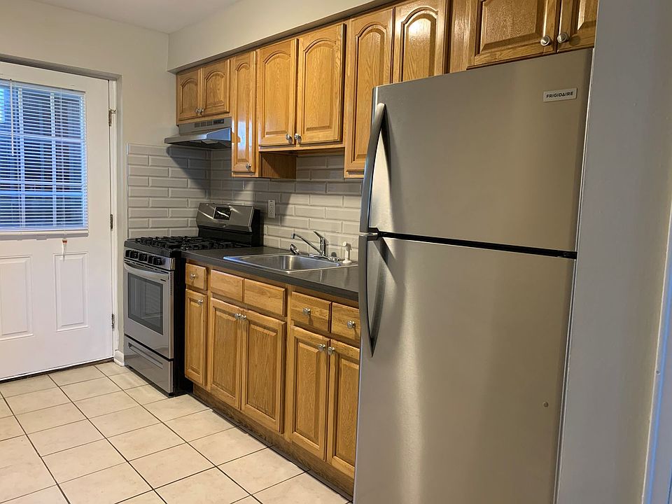 1st image of 303 Plainfield Ave APT A7