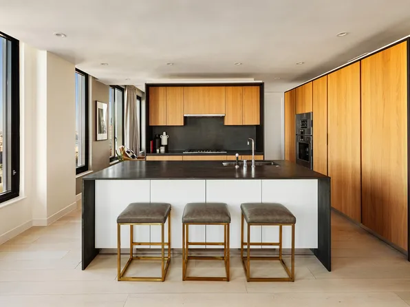 856 Washington Avenue image 7 of 29