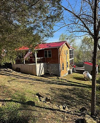 2nd image of 812 Ridgecrest Dr