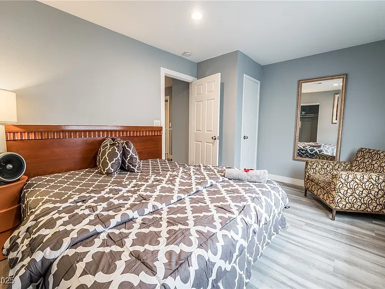 3955 Savoy Ct — Photo 43
