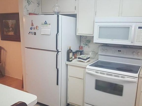 4th image of 1100 E Bay Dr APT 29