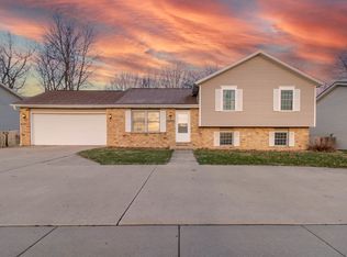 1210 Airport Rd, Bloomington, IL 61704