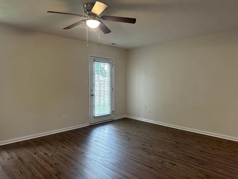 2416 Casey Ct — Photo 6