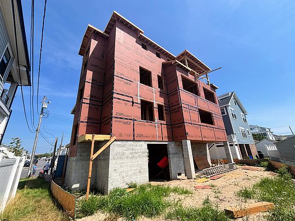 5th image of 3014 Ventnor Ave