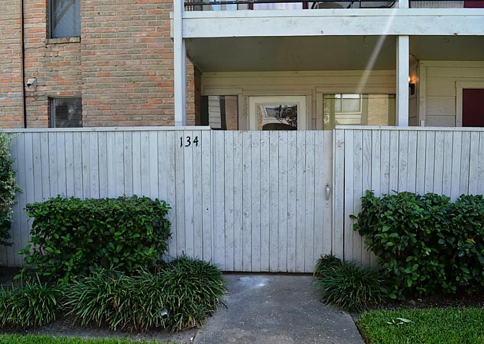 1st image of 2110 Wilcrest Dr APT 134