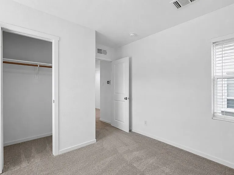 7709 Reese St — Photo 15