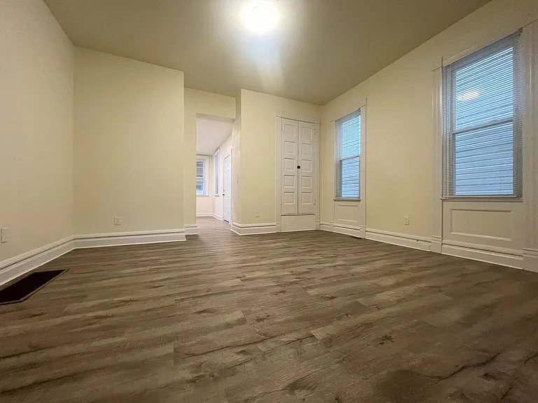 2217 Spring St #1 — Photo 2