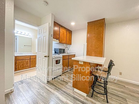 2nd image of 1568 Willowbrae Ave APT 5