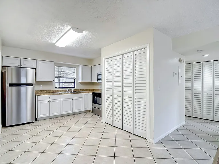 4102 E Humphrey St #A — Photo 19
