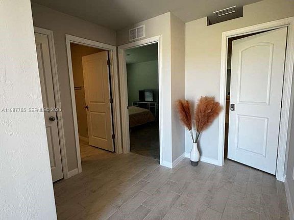 5th image of 9013 Meadow Cir