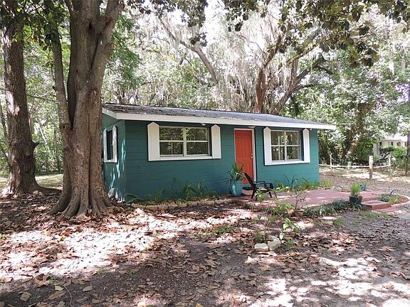 2nd image of 1146 NE 2nd Pl