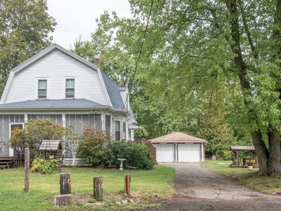 694 Middleboro Ave, Taunton, MA, 02780