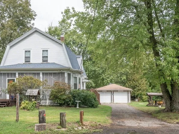 694 Middleboro Ave, Taunton, MA 02780