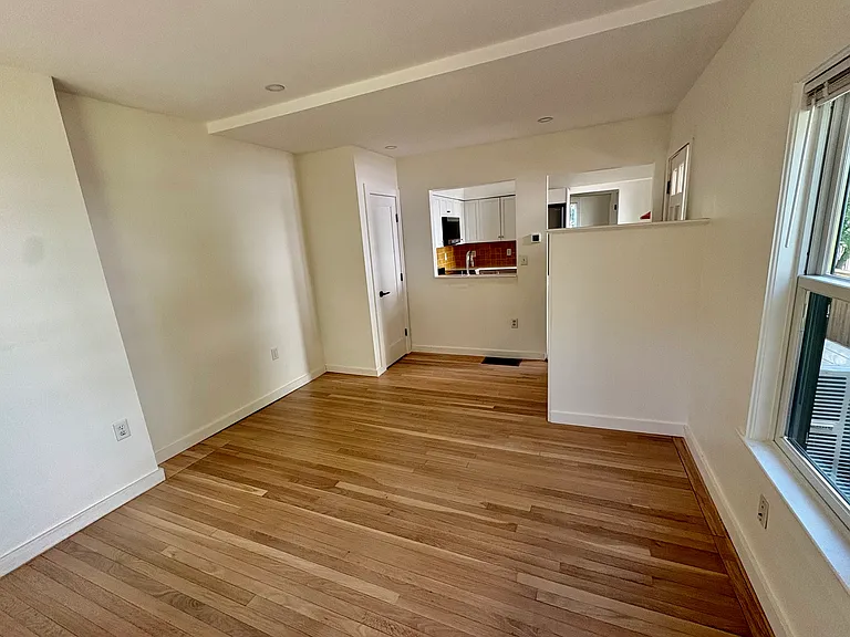 577 Franklin St #1L — Photo 5