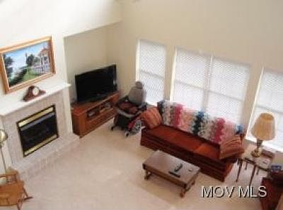 3rd image of 604 Montgomery St