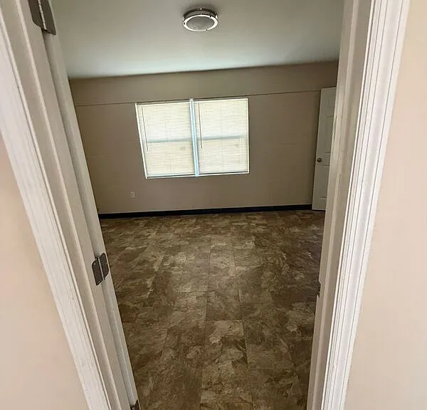 2040 W Church St #11 — Photo 4