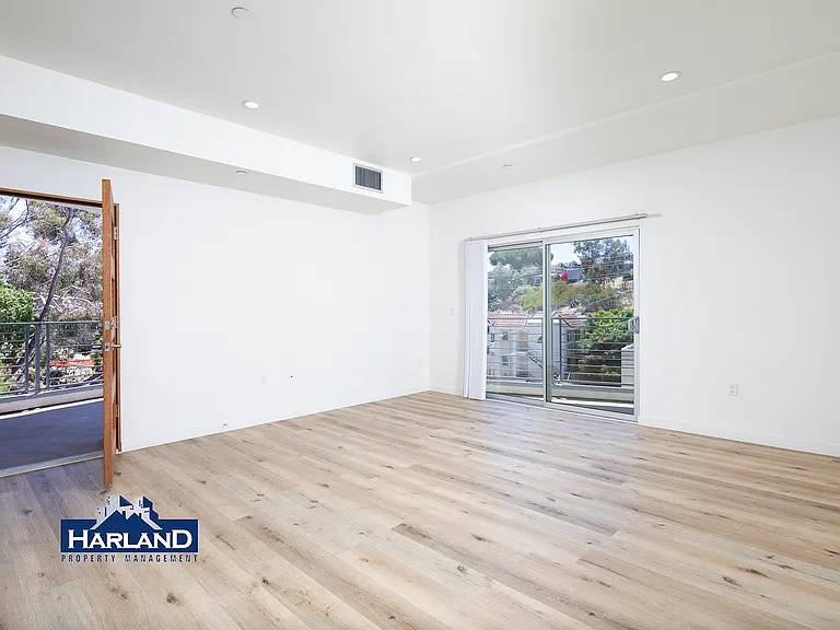 3333 Reynard Way #16 — Photo 5