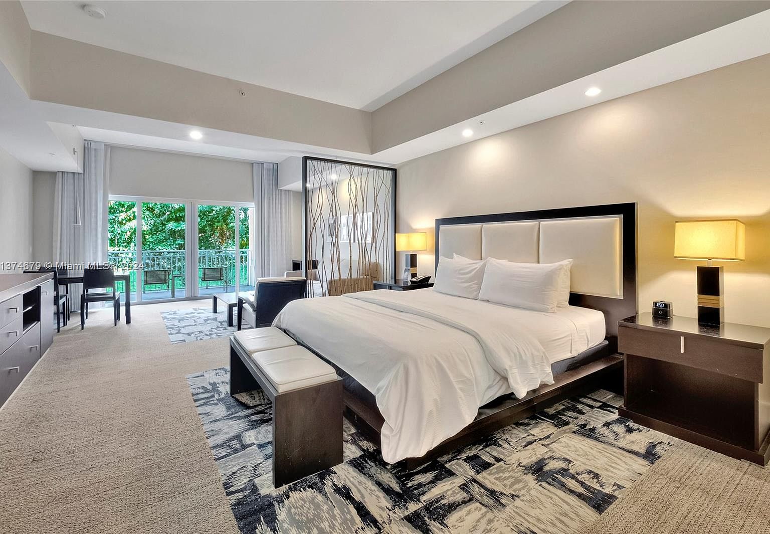 5300 NW 87th Ave #606