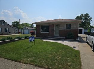 8531 Robindale Ave, Dearborn Heights, MI 48127