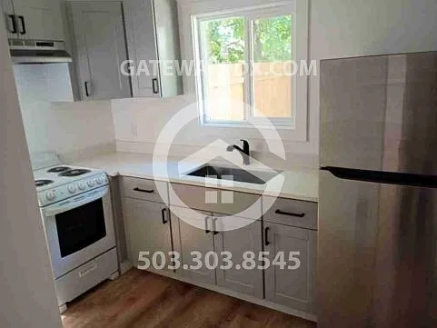 664 Monmouth St — Photo 7