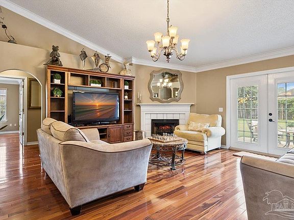 5th image of 7223 Antoinette Cir
