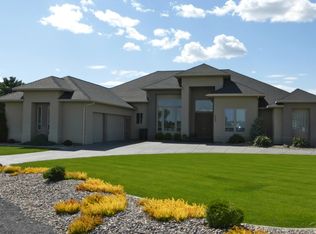 8458 Diamond Point Cir NE, Moses Lake, WA 98837