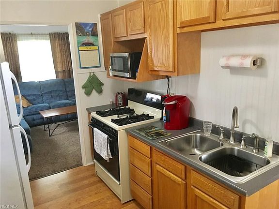 5th image of 497 Boyd Ave