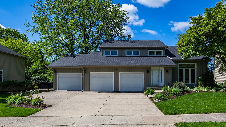 1st image of 833 Huntleigh Dr