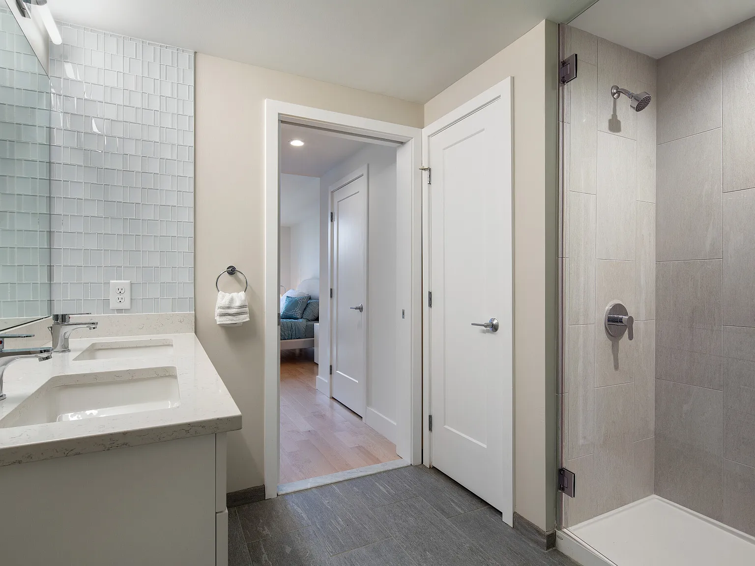 2 bed, 1145 sqft, $5,700 — Photo 4