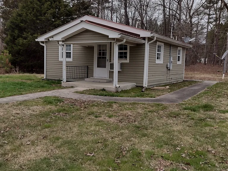 1113 New Rosedale Rd NE — Photo 5