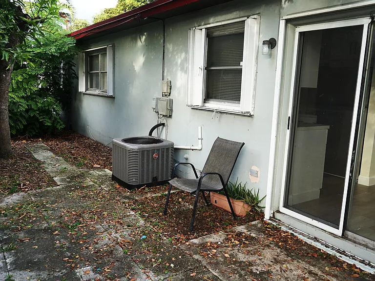 1957 Liberty St #1 — Photo 8