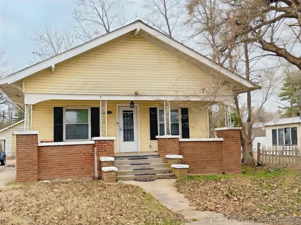 703 E Grand Ave N, Tonkawa, OK 74653