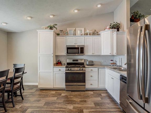 4th image of 5304 Gravenstein Ct