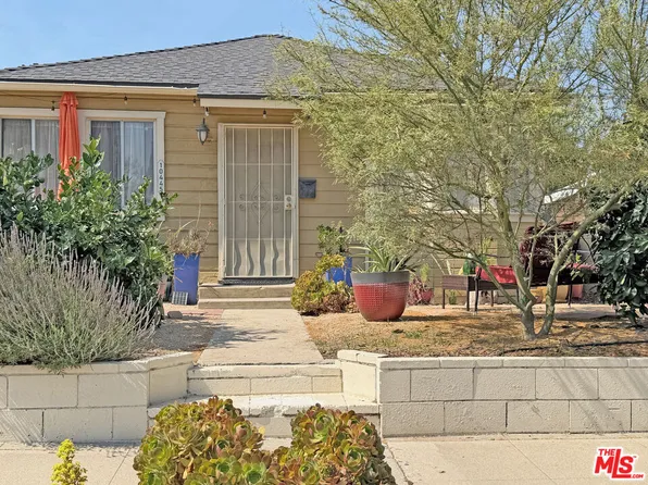 10445 Chandler Blvd, North Hollywood, CA 91601