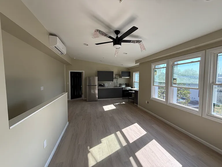 1015 Lancaster Ave #3A — Photo 1