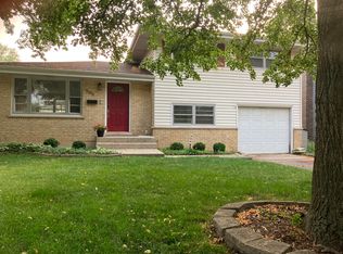 506 Aurora Way, Wheaton, IL 60187