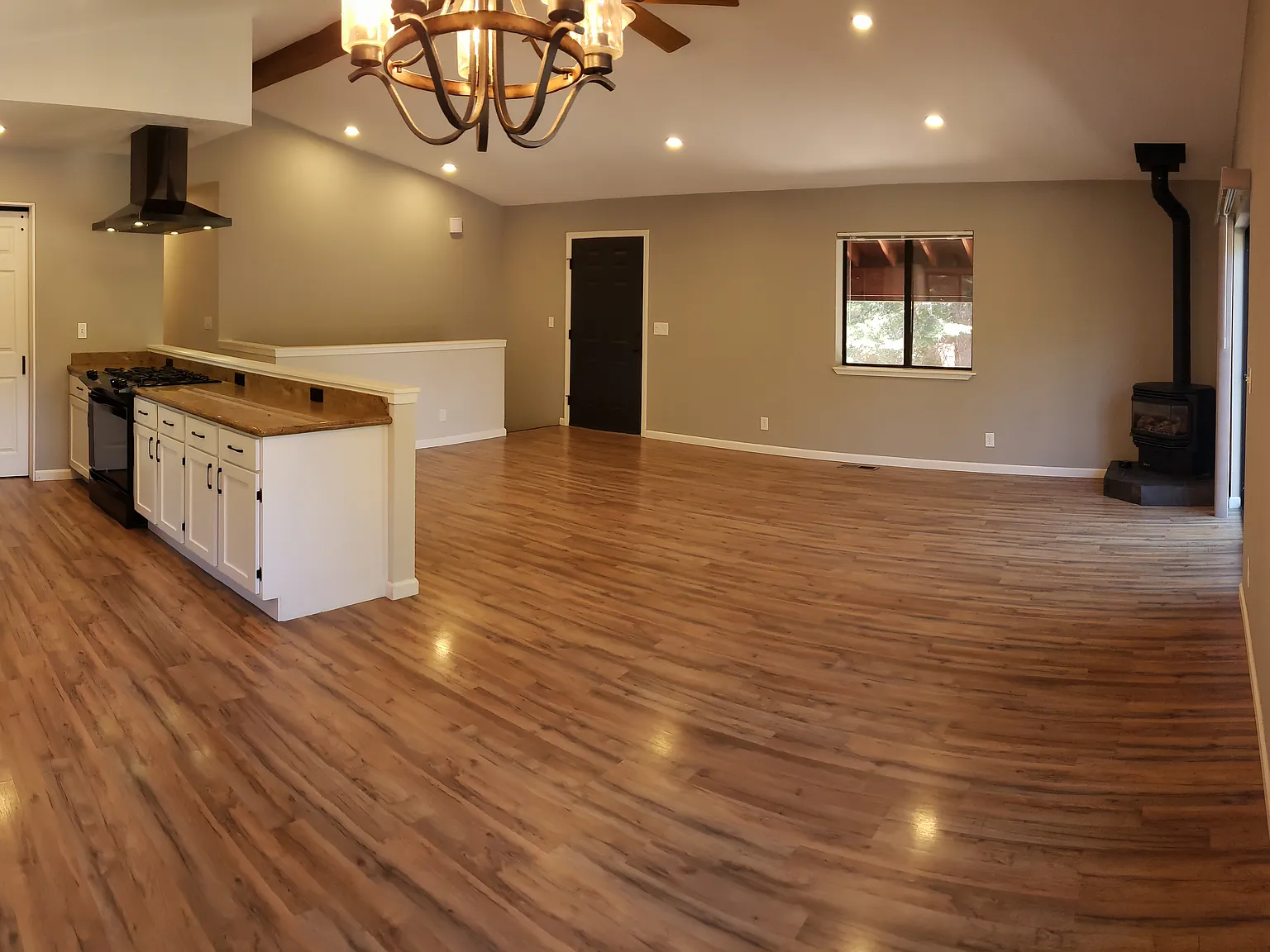 3 bed, 1873 sqft, $3,950 — Photo 4