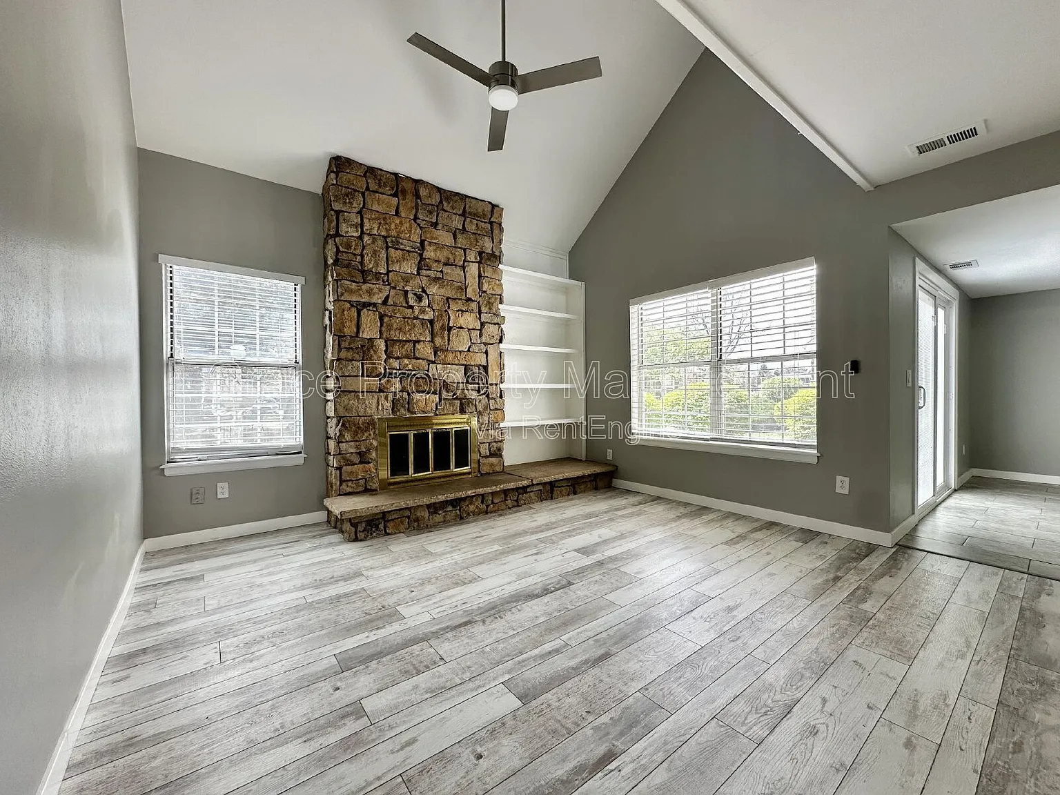 2 bed, 2.0 bath, 1208 sqft, $1,895 — Photo 4