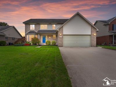 26957 Blue Heron Dr, Flat Rock, MI, 48134