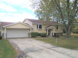 6044 Fayette Dr, Racine, WI 53402