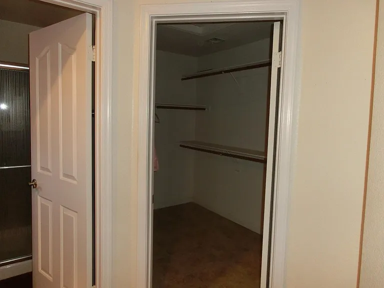 8646 W Rockwood Dr — Photo 13