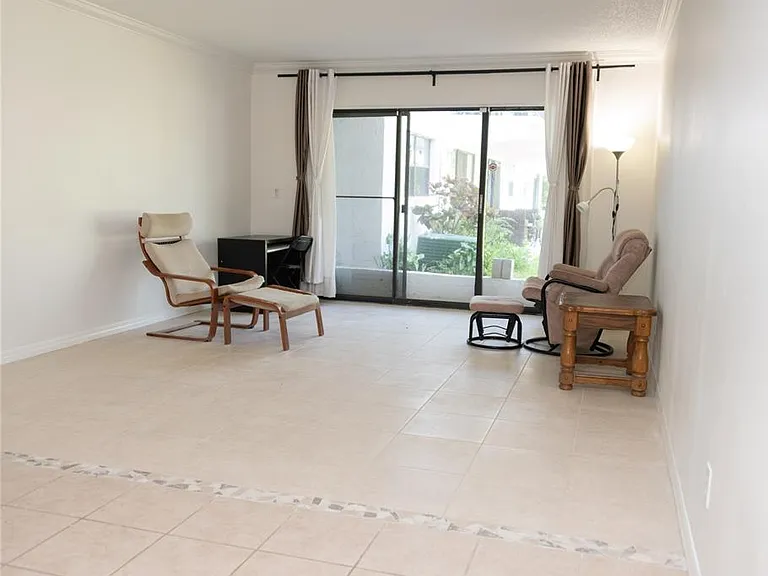 1504 Virginia Ave #105 — Photo 1