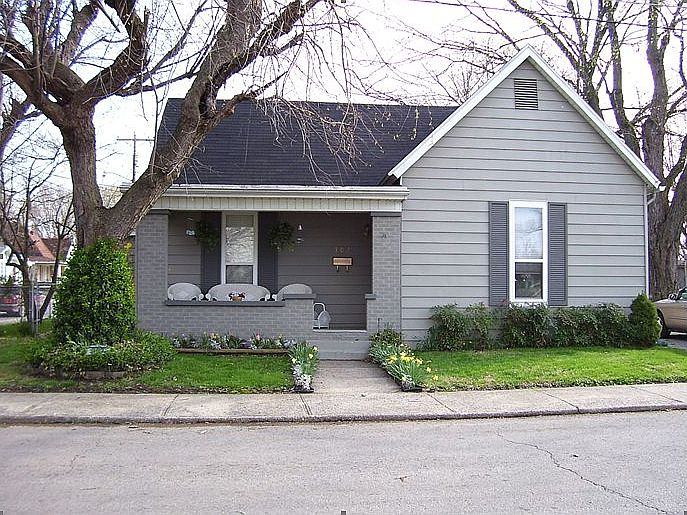 1st image of 302 W Lake St