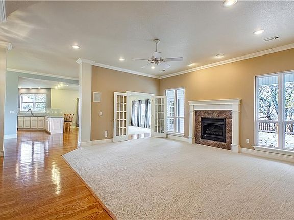 5th image of 548 Pembridge Dr